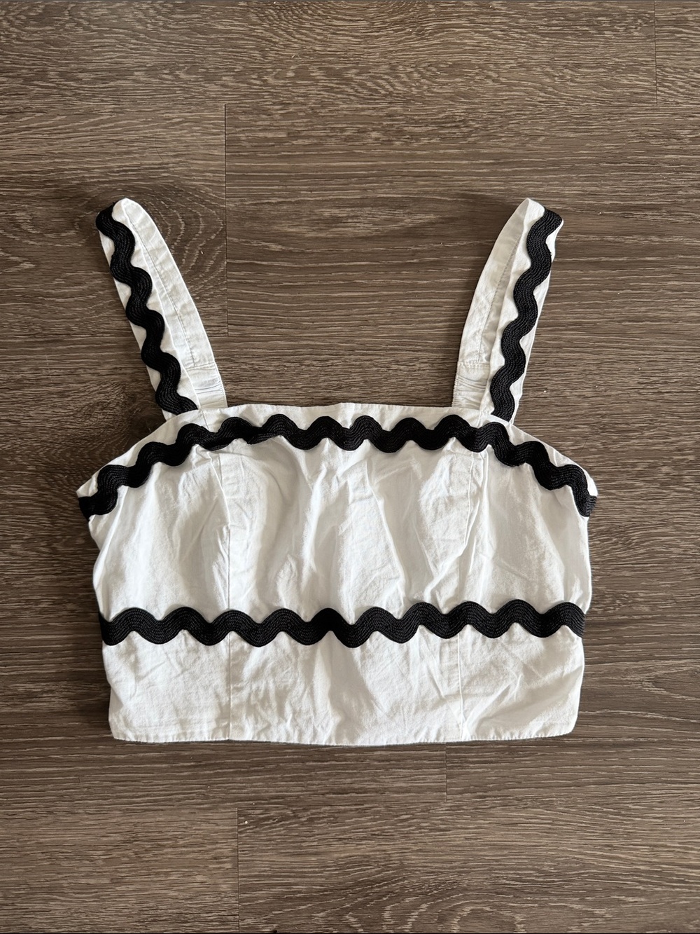 Japna White Crop Top with Black Wavy Trim